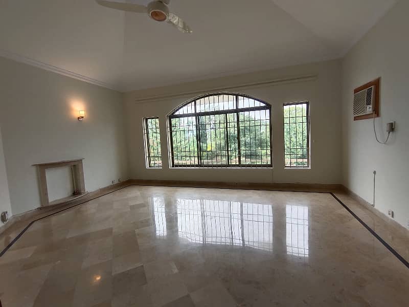 F-11 666 SQ Yard 5 Bed With 2 Knal Extra Land Main Location Full House Available For Rent 35