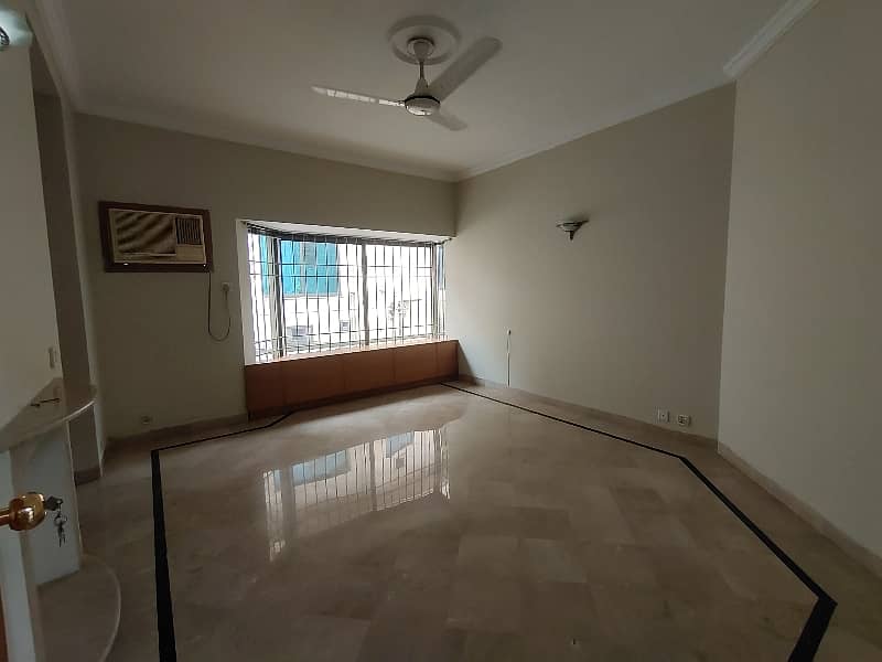 F-11 666 SQ Yard 5 Bed With 2 Knal Extra Land Main Location Full House Available For Rent 36