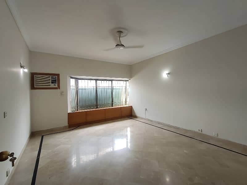 F-11 666 SQ Yard 5 Bed With 2 Knal Extra Land Main Location Full House Available For Rent 37