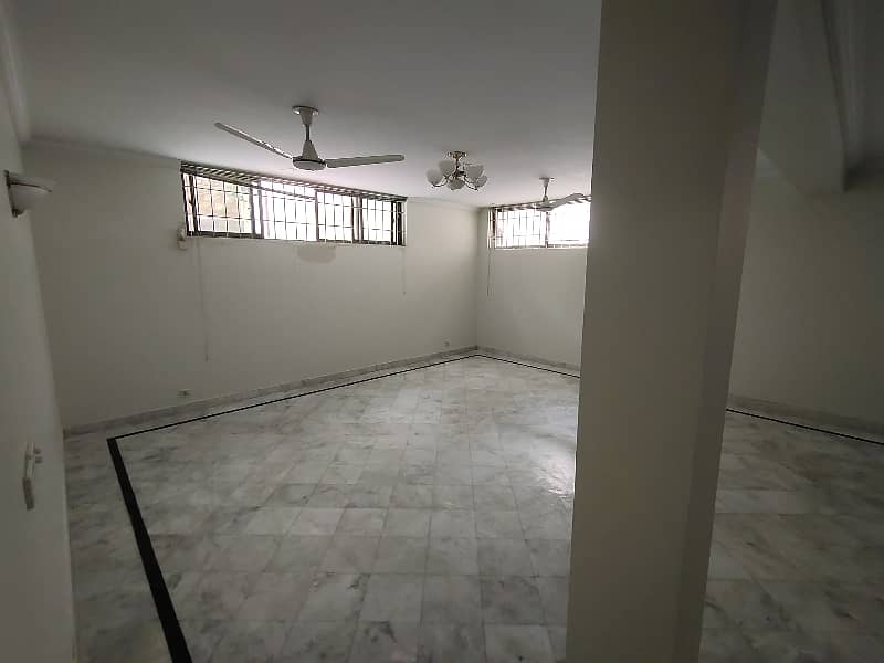 F-11 666 SQ Yard 5 Bed With 2 Knal Extra Land Main Location Full House Available For Rent 44