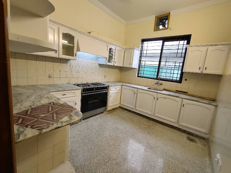 G-10/2 3 Bed Beautiful Upper Portion Available For Rent 6