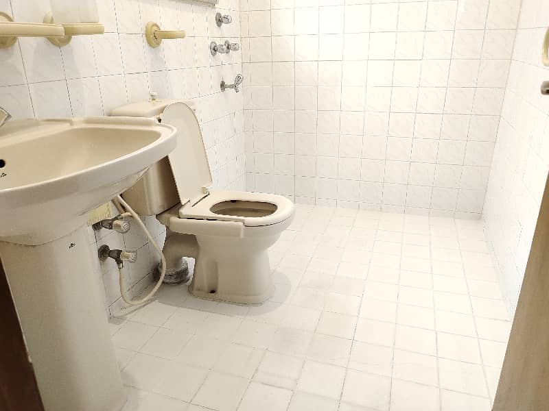G-10/2 3 Bed Beautiful Upper Portion Available For Rent 8