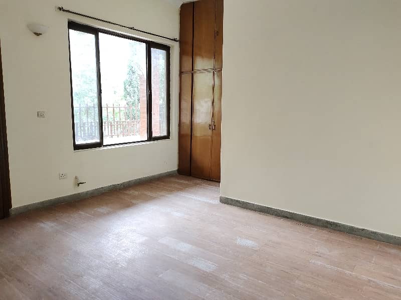 G-10/2 3 Bed Beautiful Upper Portion Available For Rent 9