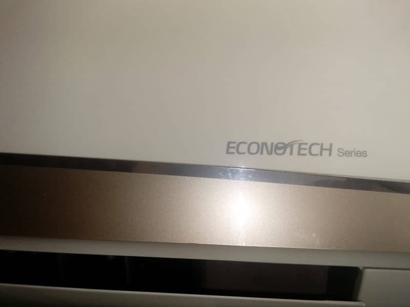 1.5 tan AC orent invatar hit and cool  for sale same new condition 0