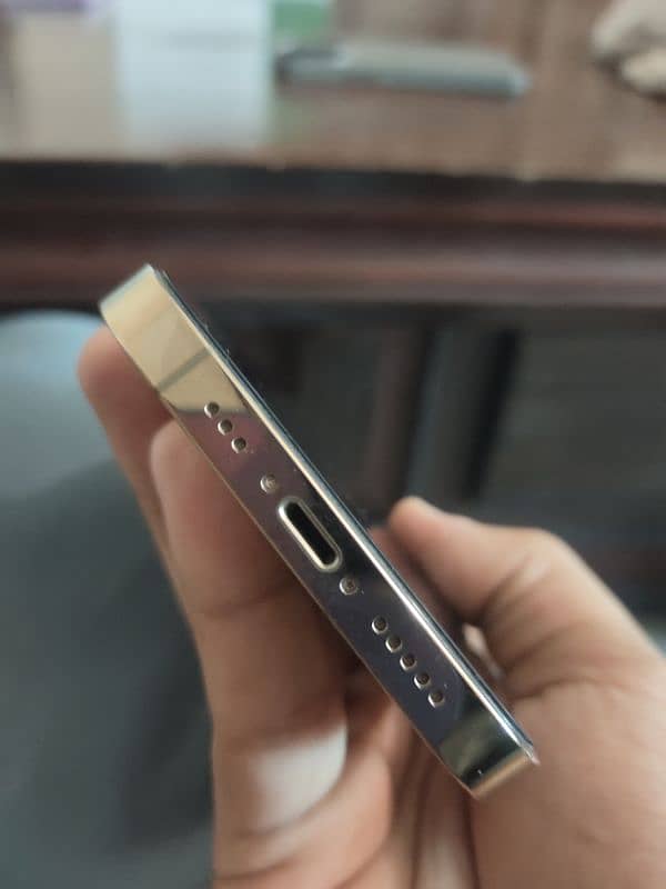 13 Pro Gold Color 128 Gb JV 5