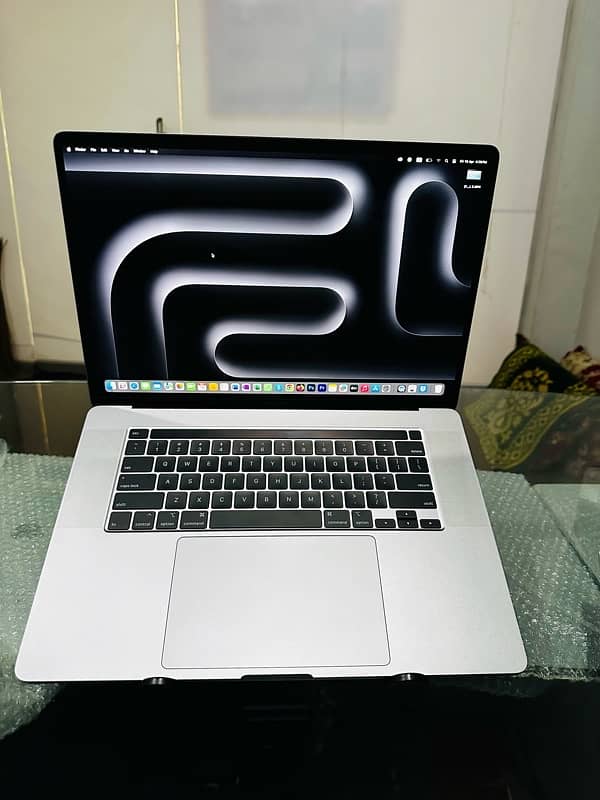 MacBook Pro 2019 – Core i9 | 16GB RAM | 1TB SSD | 4GB GPU | 16-Inch 0