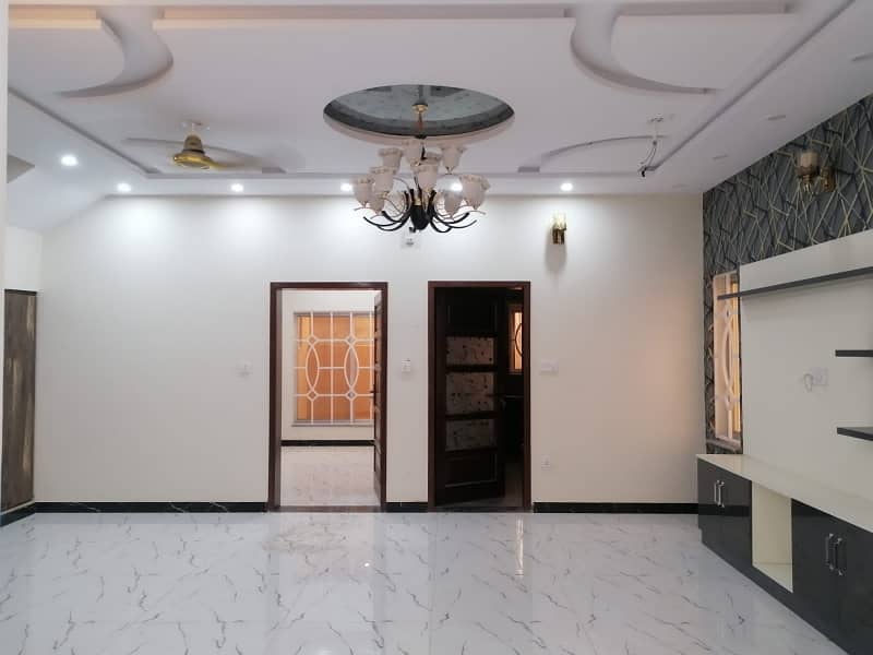 3 Marla House For Rent In The Perfect Location Of Cavalry Extension 3