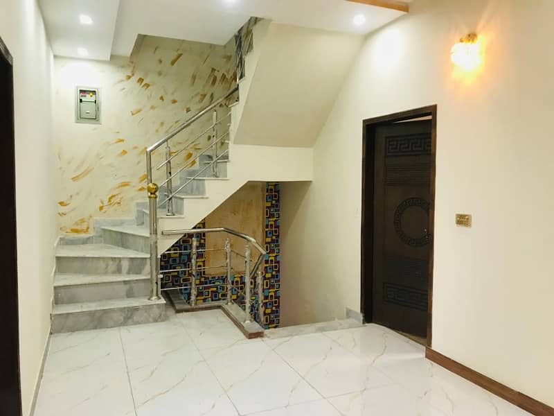 Buy A Centrally Located 5 Marla House In Cavalry Extension 5