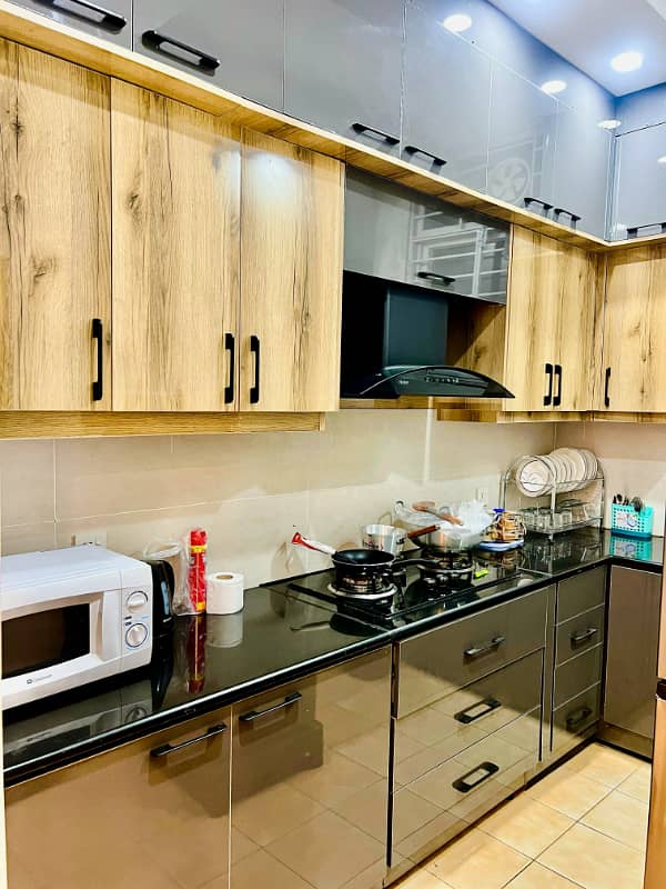 3 Bedrooms apartment available on daily and weekly basis 9