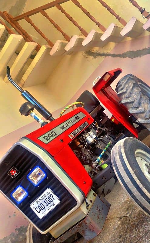 Massey Tractor 240 Total genioun original condition 0