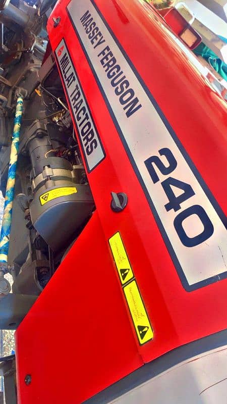 Massey Tractor 240 Total genioun original condition 5