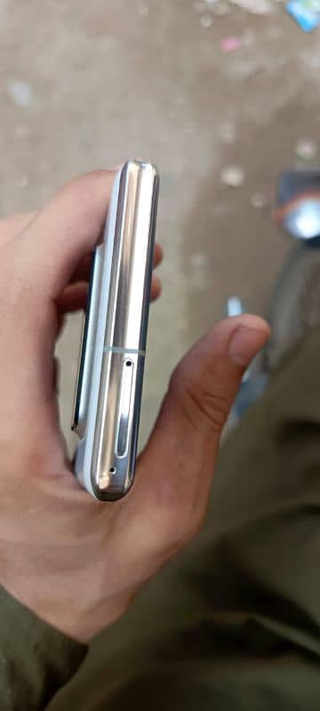 Aquos sharp R6 official pta approved snapdragon 888(12/128) 5
