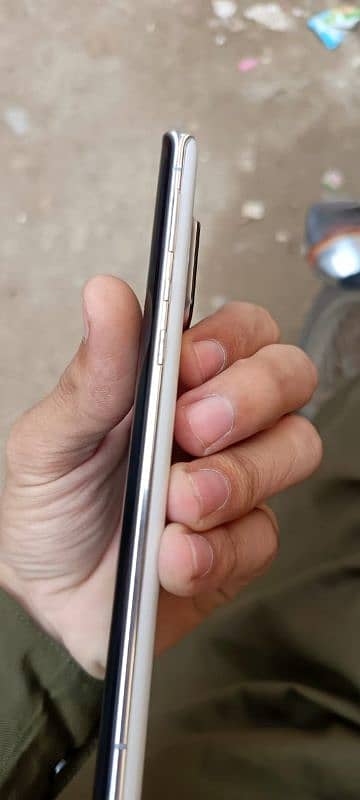 Aquos sharp R6 official pta approved snapdragon 888(12/128) 7