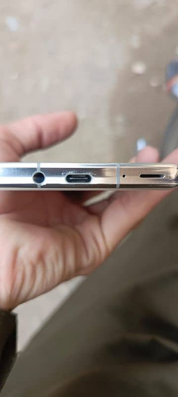 Aquos sharp R6 official pta approved snapdragon 888(12/128) 8