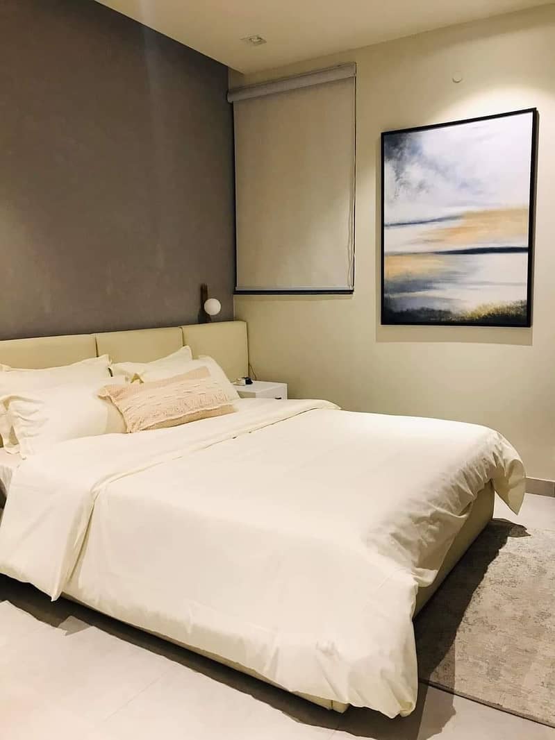 One Bed Apartment Is Available In J7 Emporium B-17 0