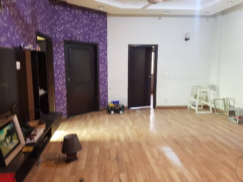 4 Marla 2nd Floor Office For Rent In DHA Phase 3,Block Y, Lahore. 9