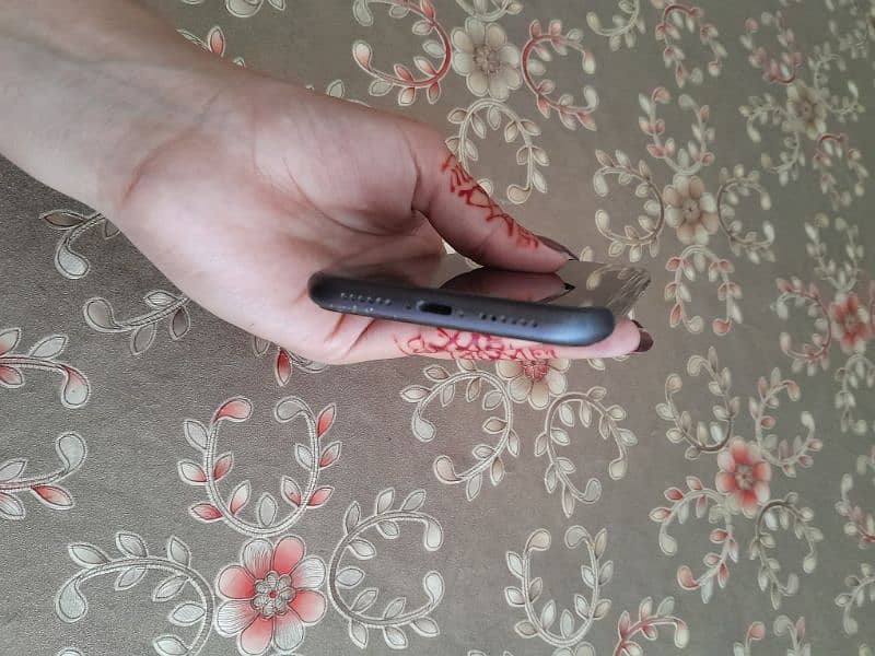 iphone11 for urgent sale 3