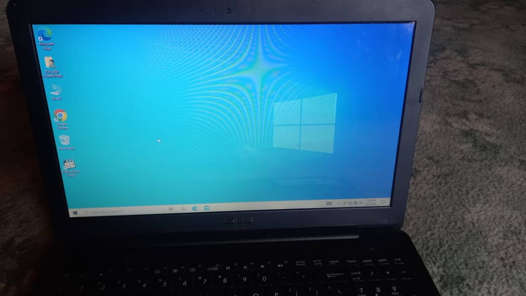 4 GB Ram , 512 GP ,core i5   4 generation 0