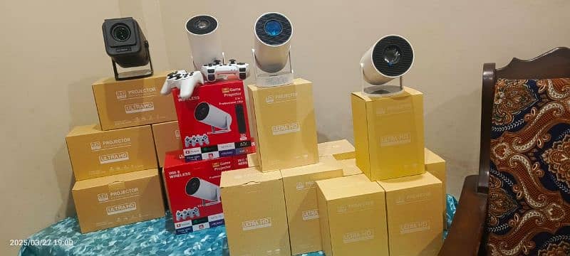 HY 300 ANDROID + GAMING PROJECTOR 3
