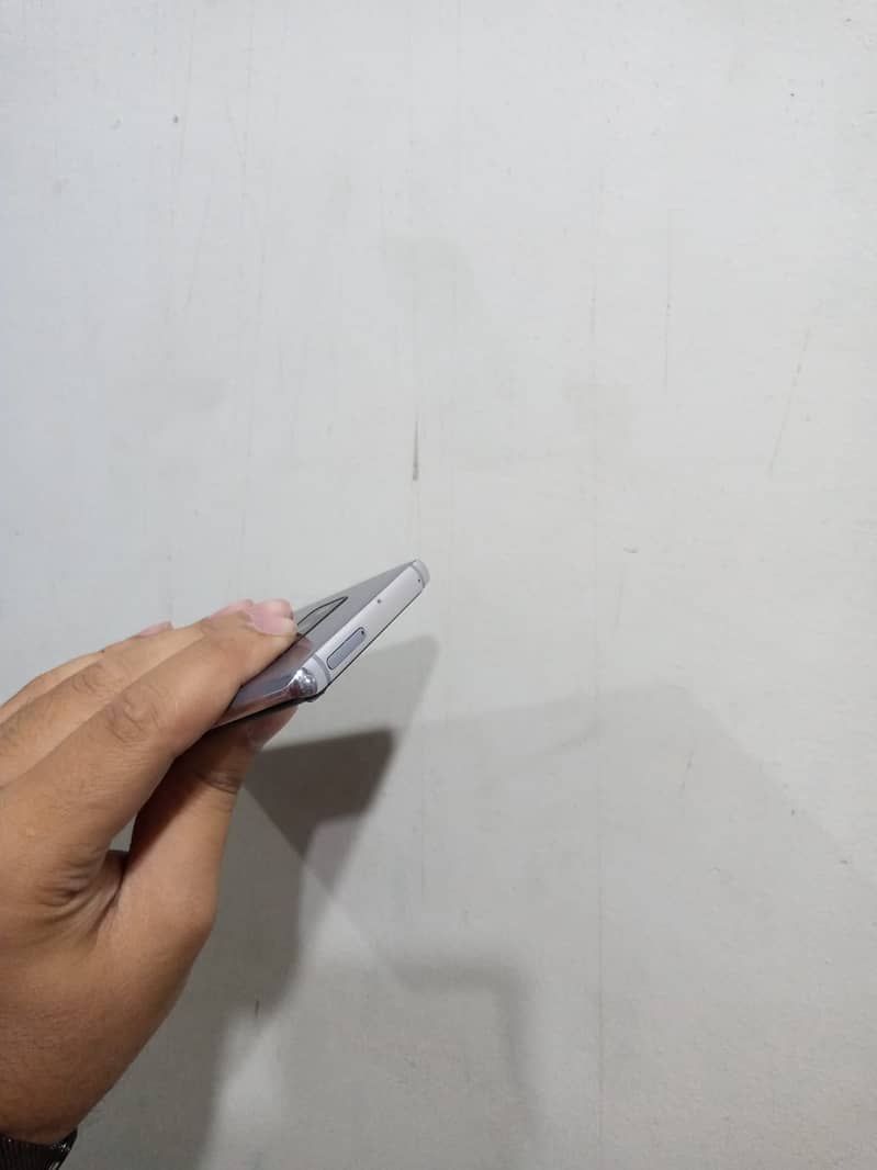 Samsung Mobile Note 8 1