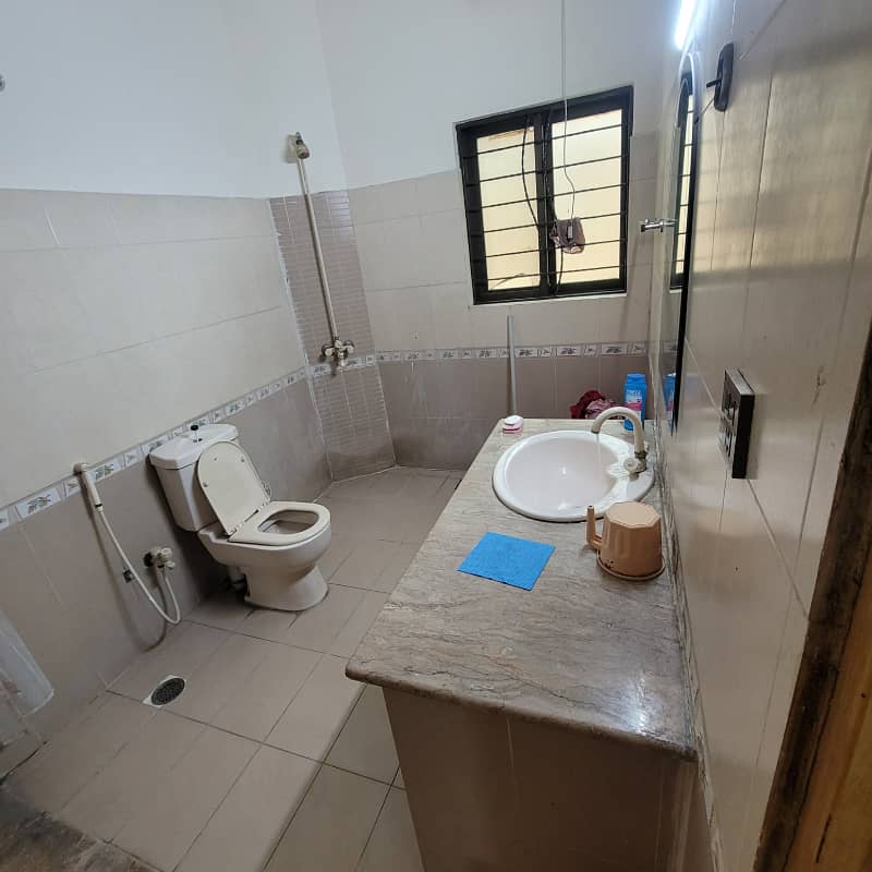 1 Kanal Corner Facing Park House For Urgent Sale 3
