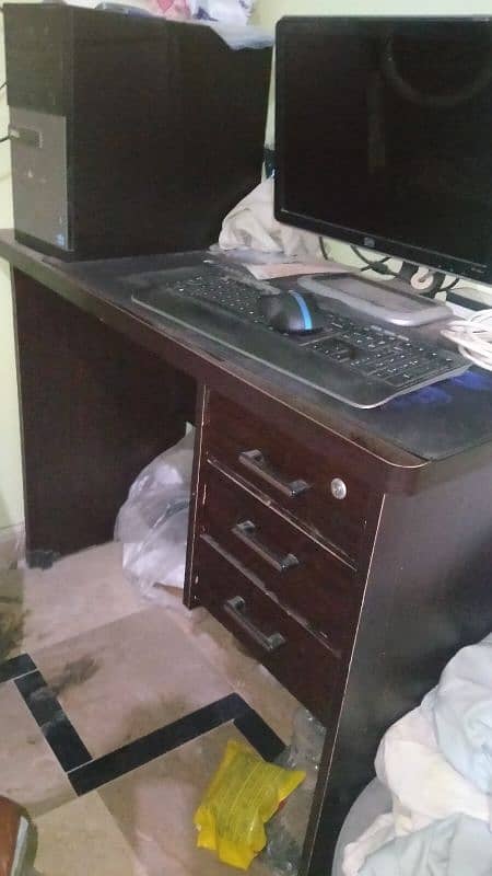 computer table 1