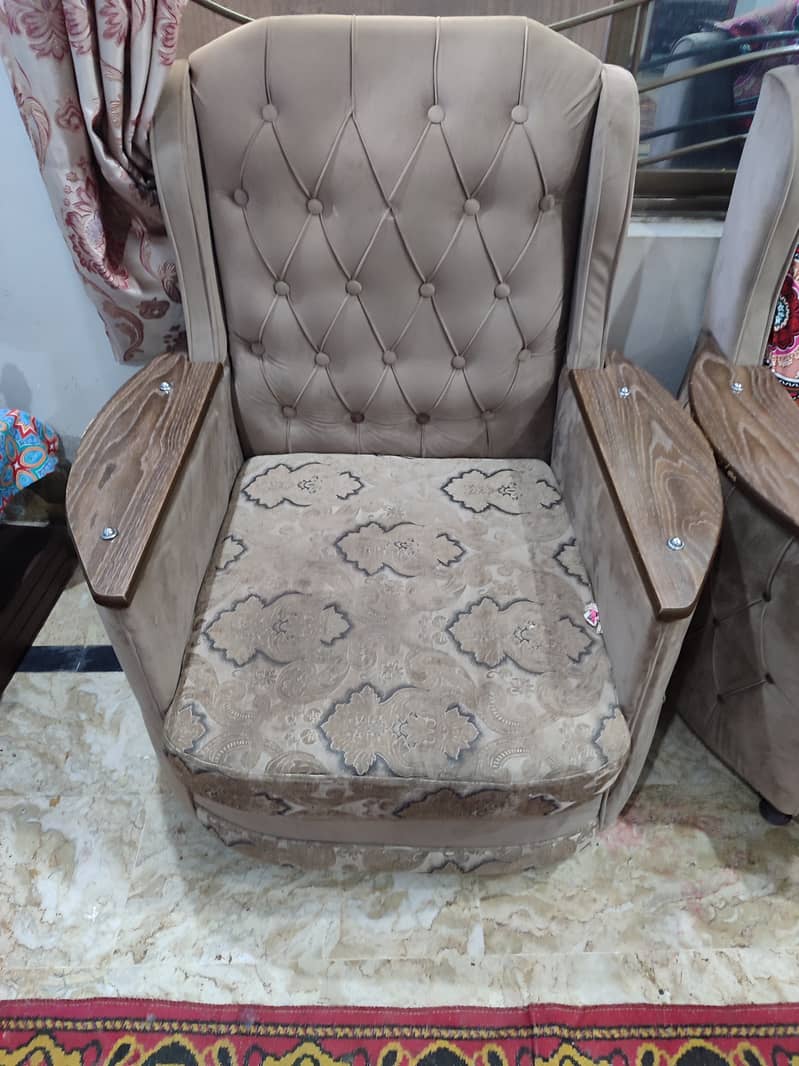 Luxury Sofa Set + Table Package – Stylish & Durable – Urgent Sale! 2