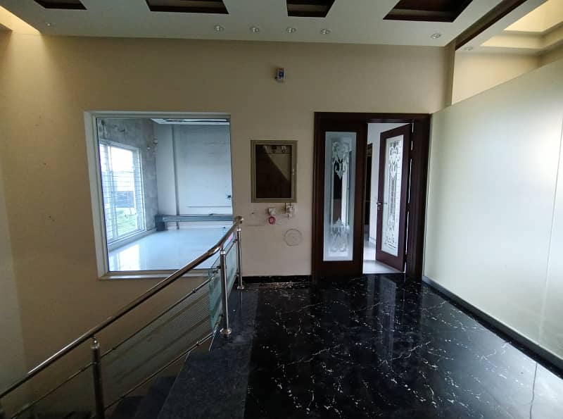 01 KANAL DESIGNER LUXURY UPPER PORTION LOWER PORTION LOCKED AVAILABLE FOR RENT 2