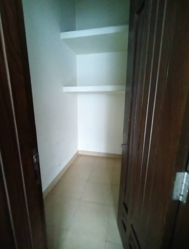 01 KANAL DESIGNER LUXURY UPPER PORTION LOWER PORTION LOCKED AVAILABLE FOR RENT 3