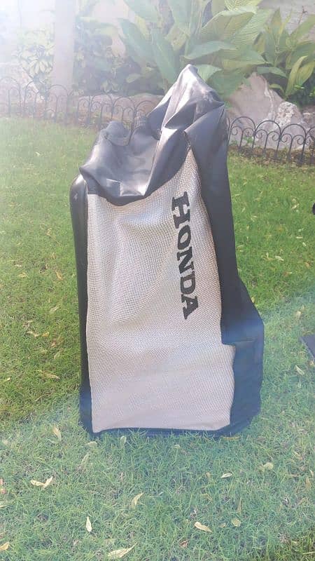 Honda HRX 476 Petrol-Powered Lawn Mover "Grass cutting machine" 4