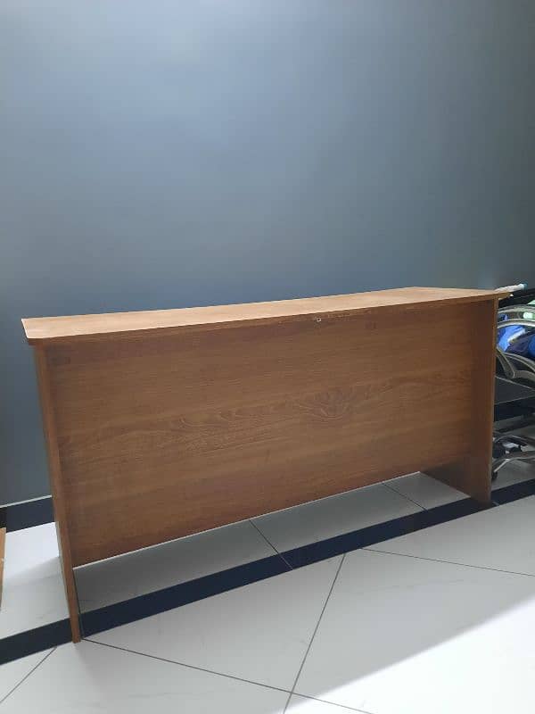 Big Size table available 0