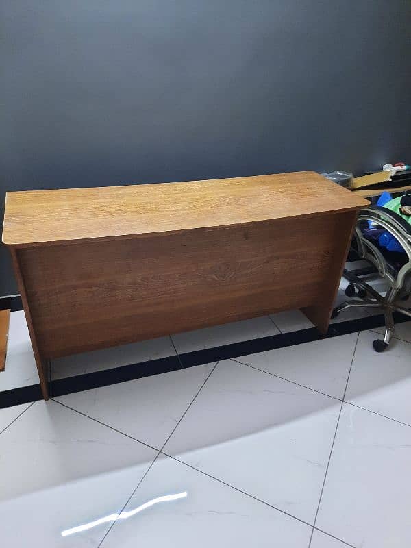Big Size table available 1