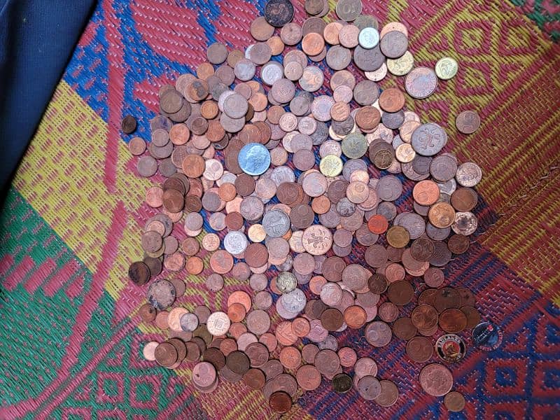 international coins 3