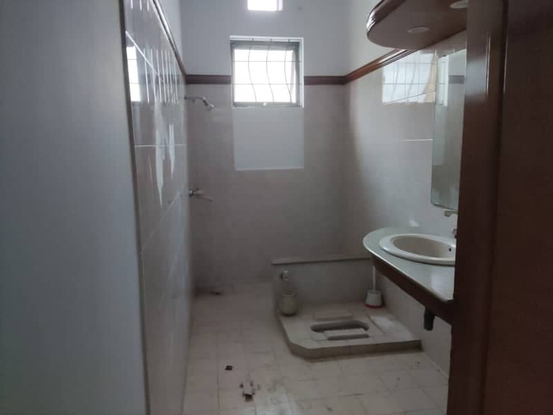House Of 1 Kanal Is Available For rent 1