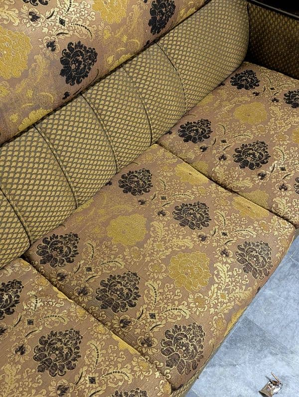 1 2 3 seater sofa available. condition 9/10. 0