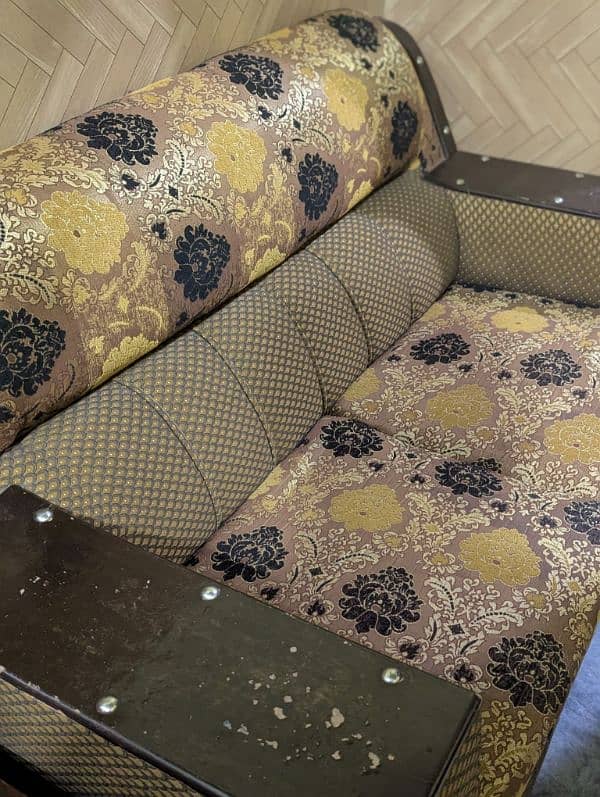 1 2 3 seater sofa available. condition 9/10. 1
