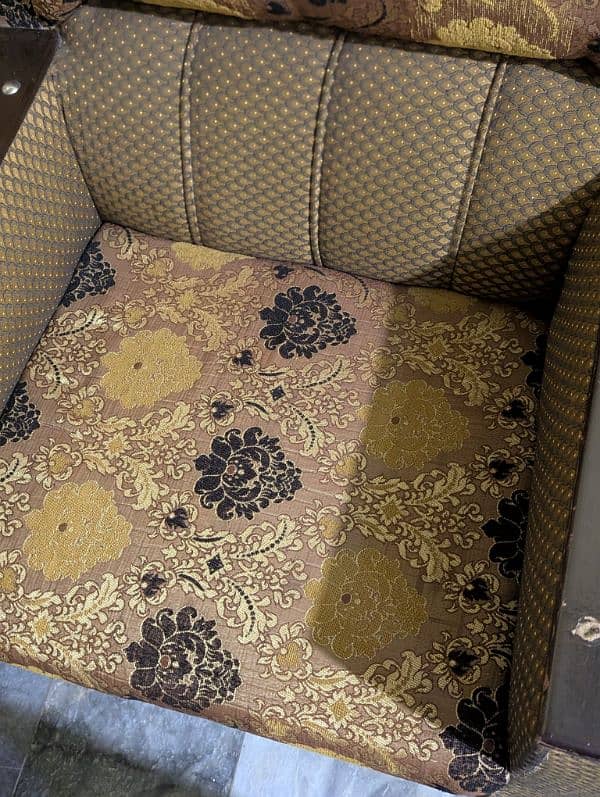 1 2 3 seater sofa available. condition 9/10. 2