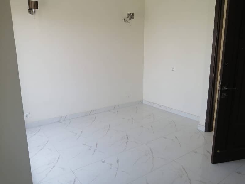 5 Marla Beautiful House For RENT At Prime Location 11