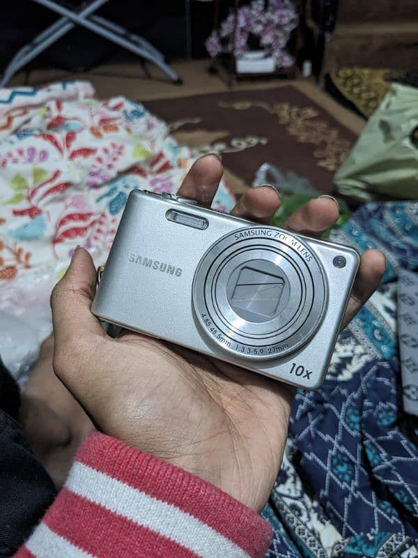 Samsung PL210 digital camera 0