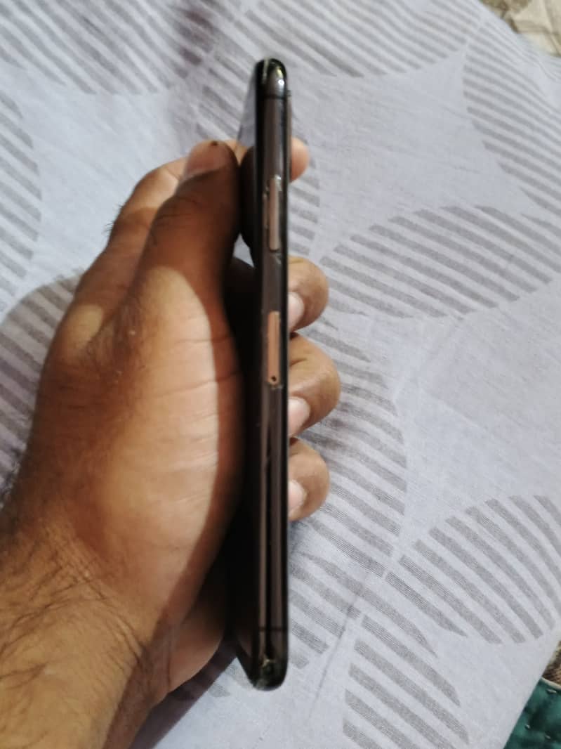 Iphone XS - PTA Approved 4