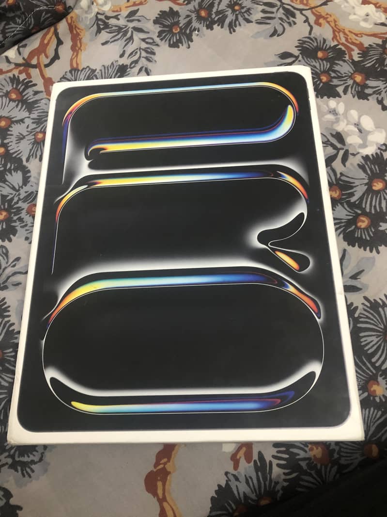 brand new ipad pro 13 inch  m4  256gb"0 cycle count just box opened' 0