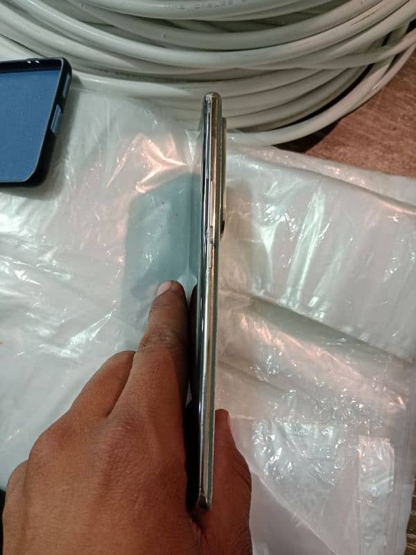 infinix  Zero 30 10 by 10 condition box charger 2