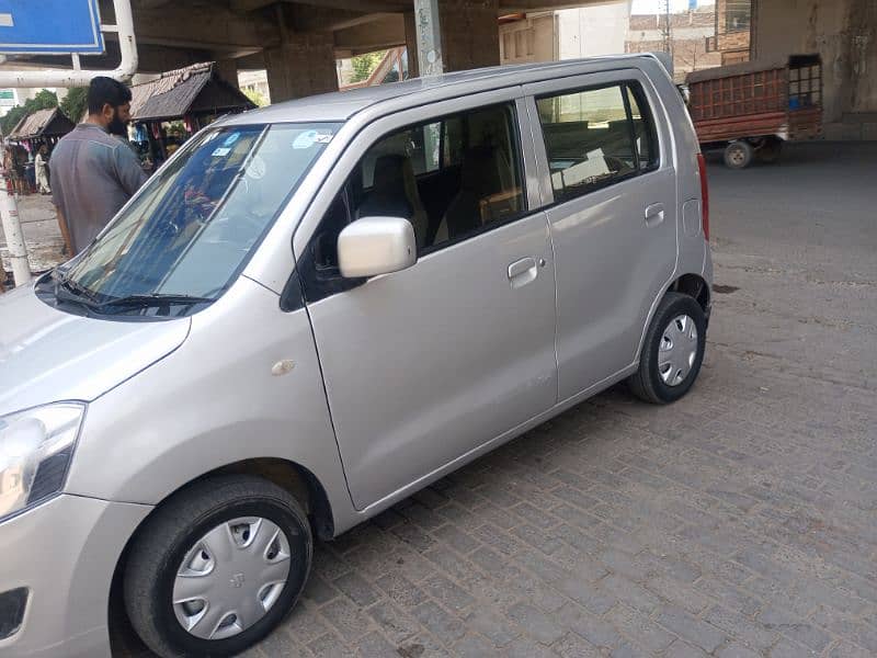Suzuki Wagon R 2018 3