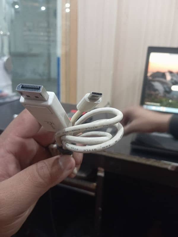 dp to c tipy cable branded 1