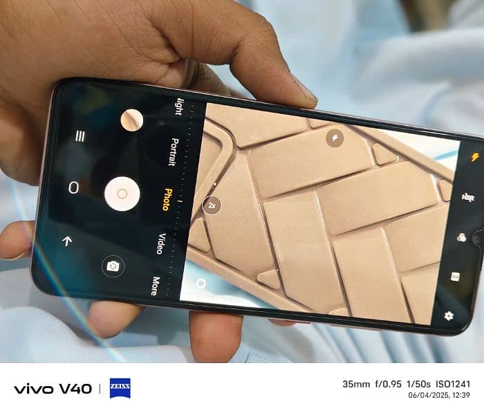 vivo complete box and all orignal phone 10