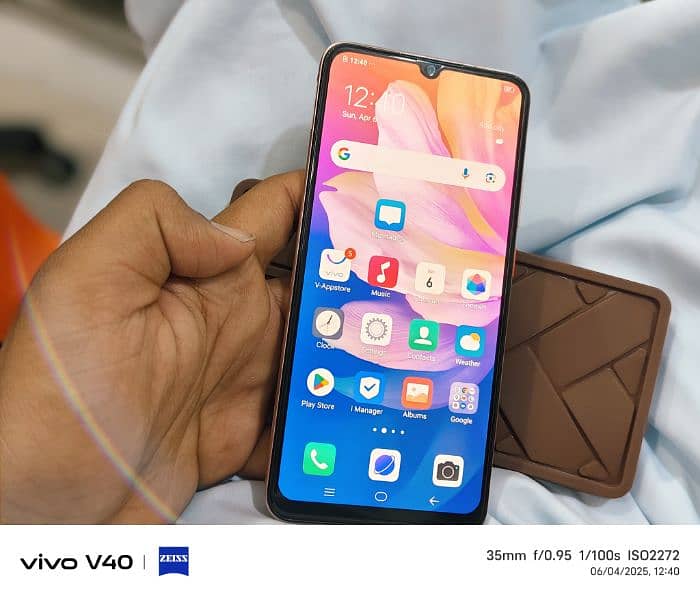 vivo complete box and all orignal phone 12