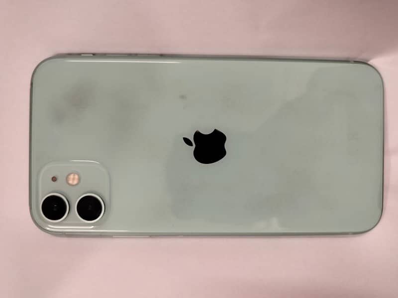 I PHONE 11 with Box 0
