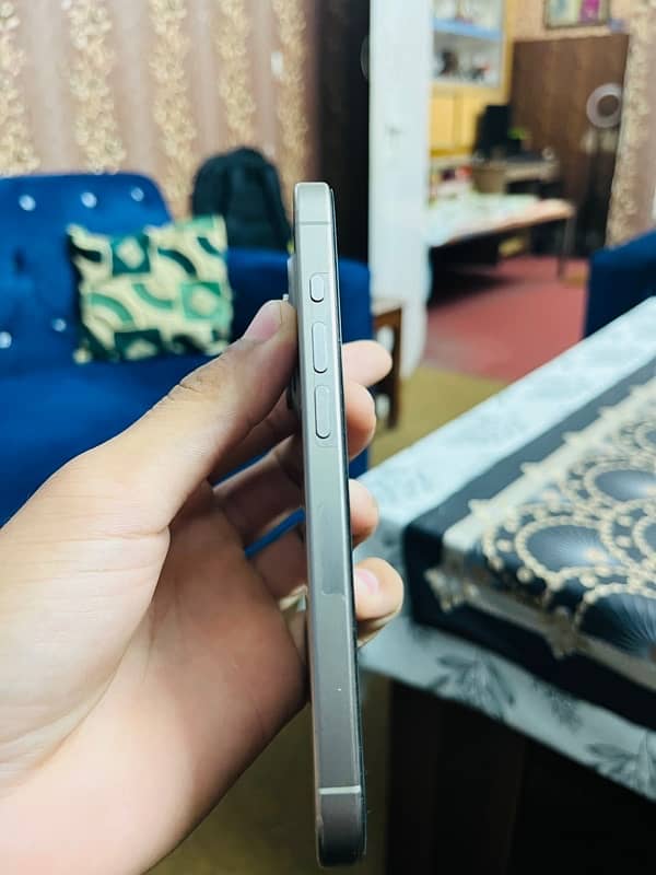 iphone 15 pro (jv) 1