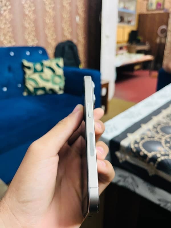 iphone 15 pro (jv) 3