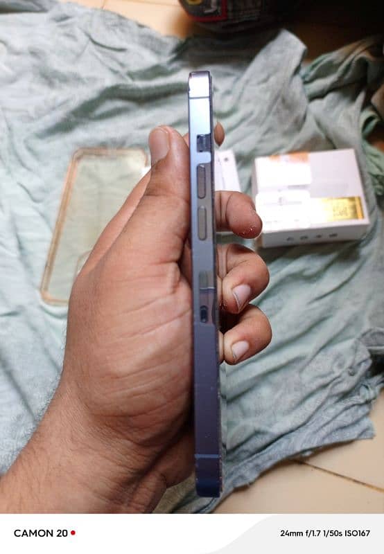 iphone 13pro with box pack charger and cable 93 battery health 4